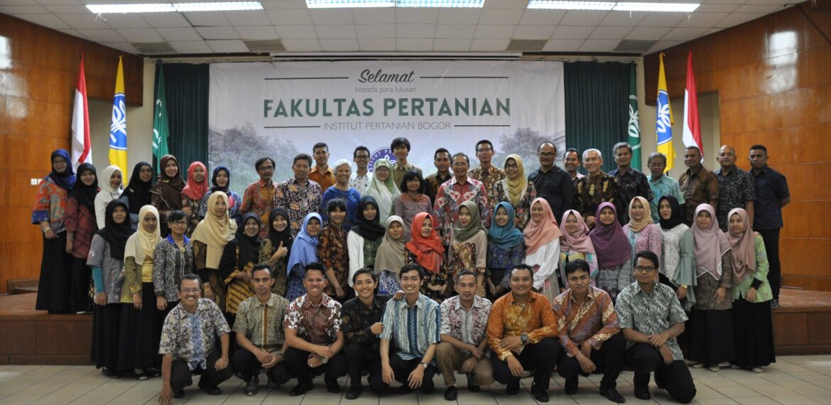 wisuda 8-1