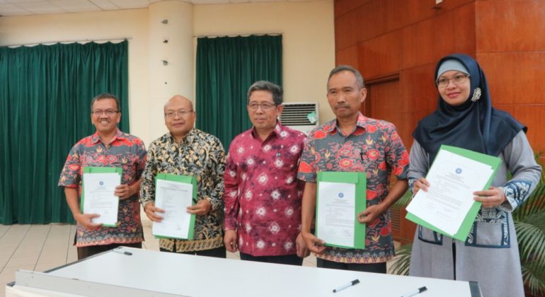 677499cd-c877-4309-a80a-e8d15e5a484f